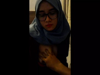 Hijab Indonesian Dame Blowage 4